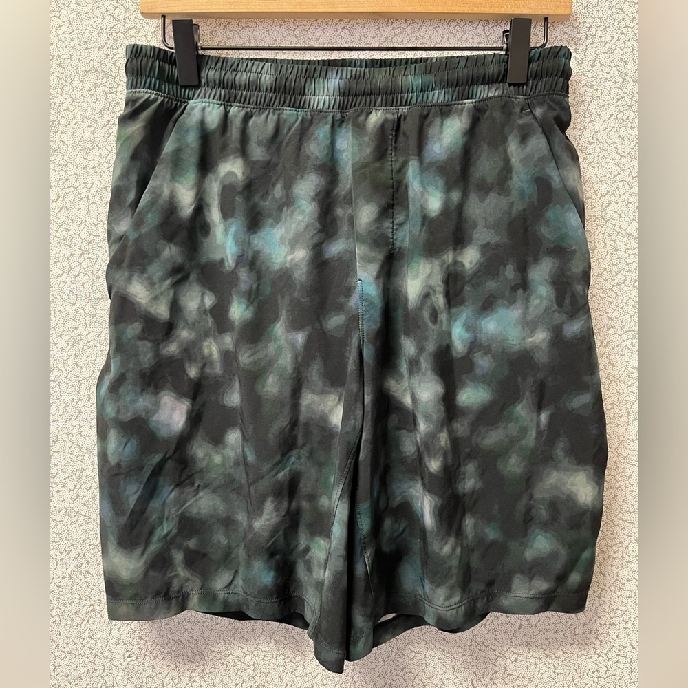 Lululemon Pace Breaker Short 9" *Liner | size Medium